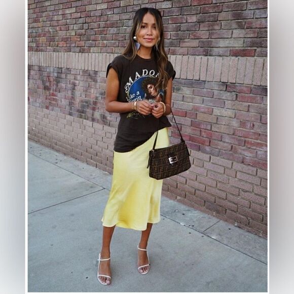 Skirt Revival! Here’s some inspiration for styling skirts. - Picture 6 of 16